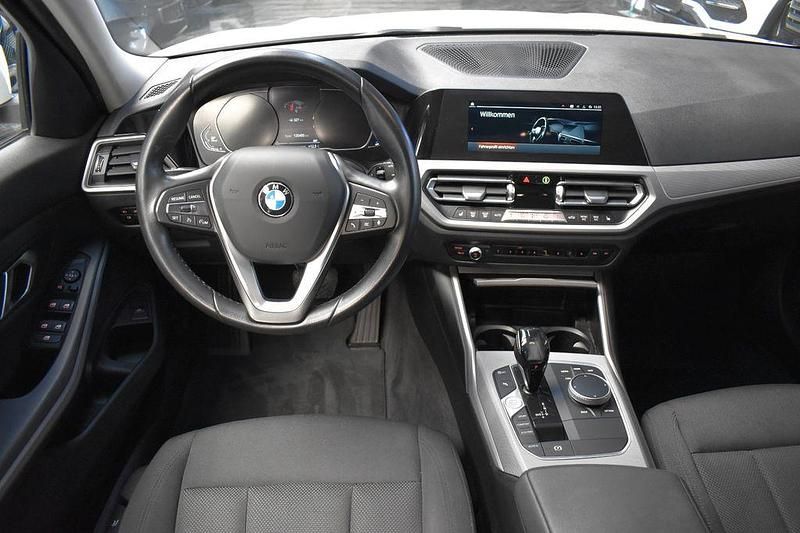 Gebraucht BMW 320 Advantage 190 PS (139 kW) 2020 Weiß Kombi