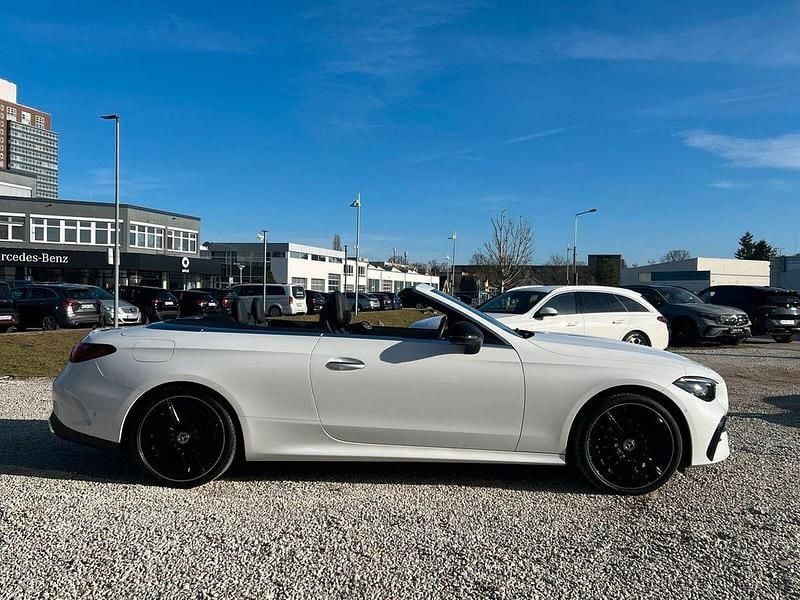 Gebraucht Mercedes CLE300 AMG line 258 PS (189 kW) 2024 Manufaktur lack manufaktur opalithweiß bright Cabrio