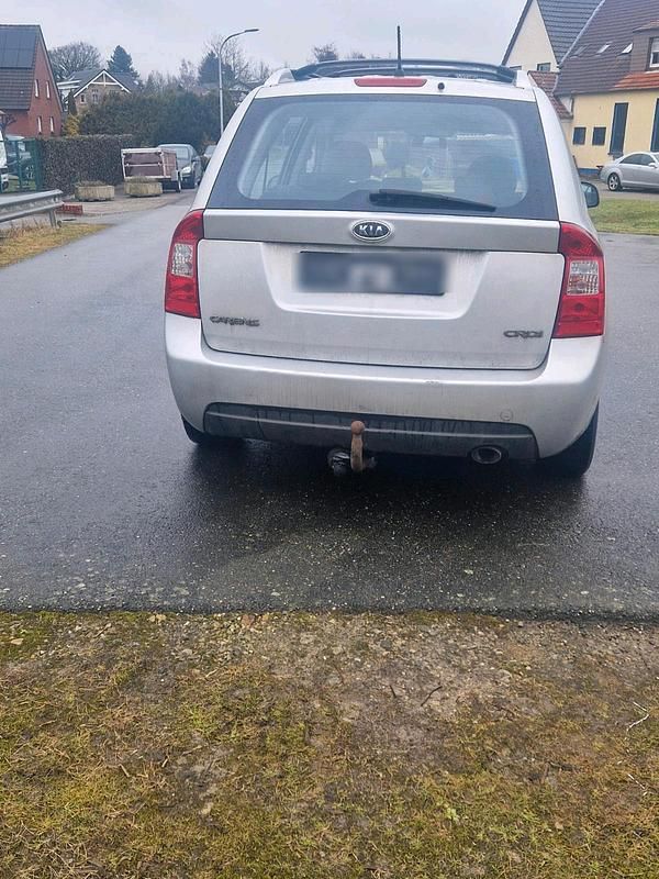 Gebraucht Kia Carens 103 PS (75 kW) 2007 Silber Van / Kleinbus