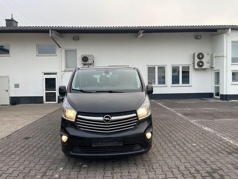 Gebraucht Opel Vivaro 145 PS (106 kW) 2018 Schwarz Van / Kleinbus