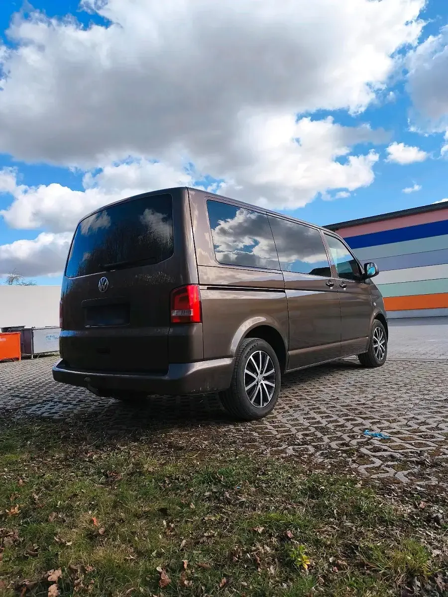 Gebraucht VW Multivan 102 PS (75 kW) 2010 Braun Van / Kleinbus