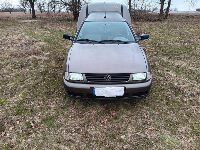 Second-hand VW Caddy 64 CP (47 kW) 2001 Gri Monovolum