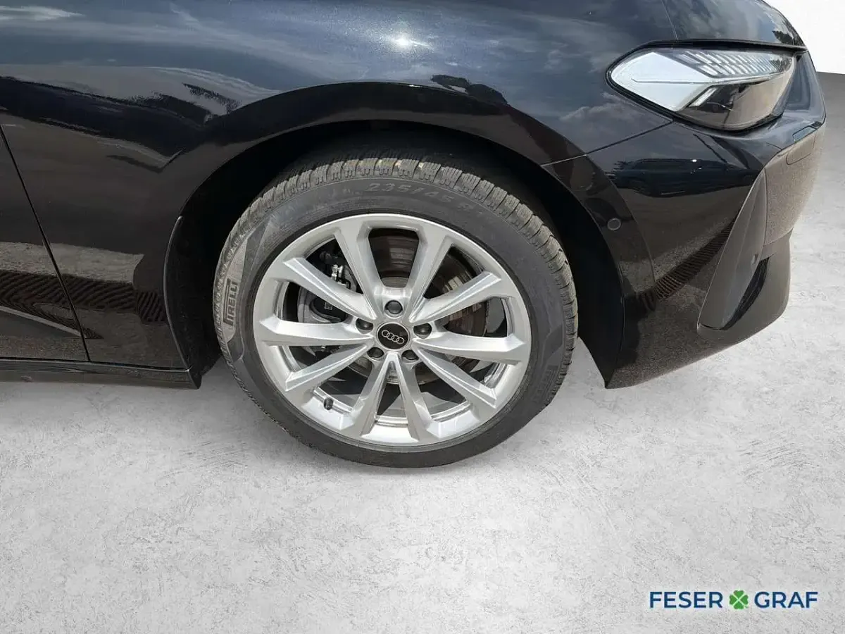 Gebraucht Audi A5 Sport 204 PS (150 kW) 2025 Mythosschwarz metallic Kombi