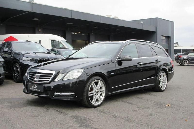 Gebraucht Mercedes E350 265 PS (194 kW) 2011 Schwarz Limousine