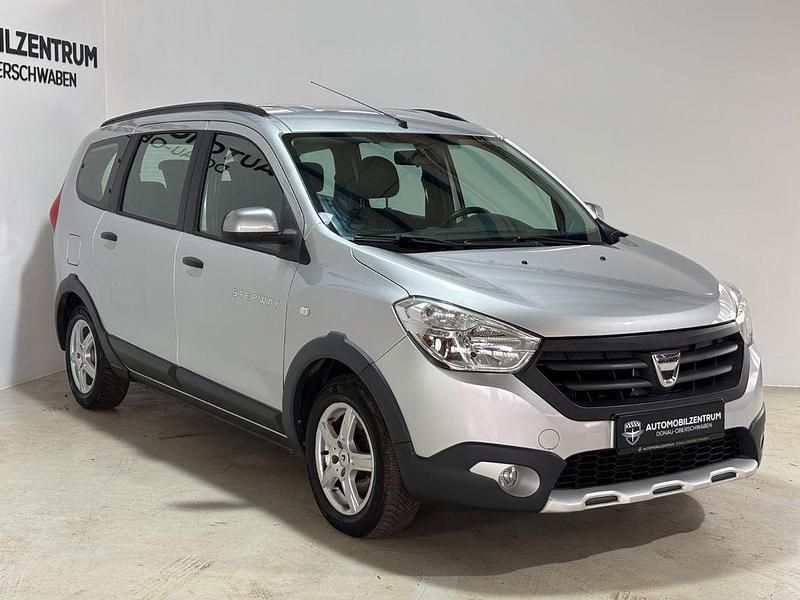Gebraucht Dacia Lodgy Stepway 107 PS (78 kW) 2016 Silber Van / Kleinbus