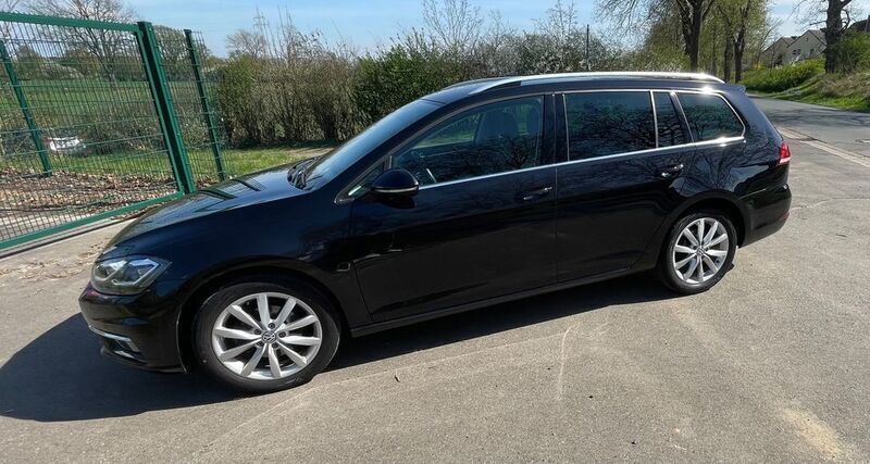Schwarz Gebraucht 2017 VW Golf VII Highline Kombi | 14.000 € (Guter Preis) - Bild 1/4