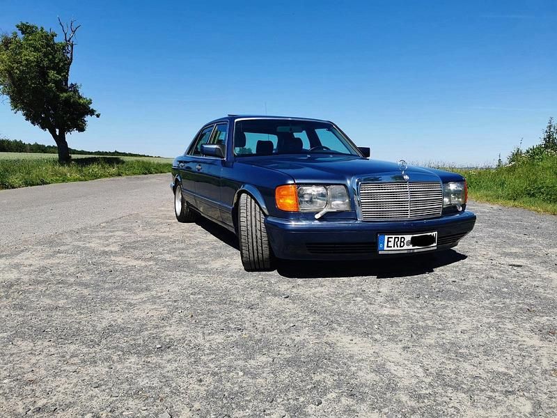 Blau Gebraucht 1989 Mercedes 560 SE Limousine | 27.500 € - Bild 1/4