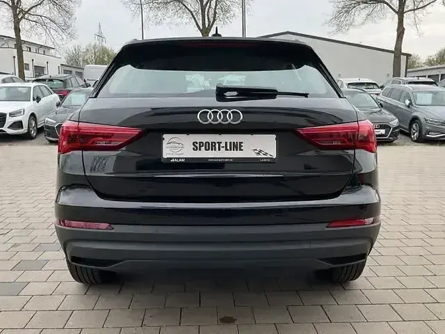 Gebraucht Audi Q3 Business 150 PS (110 kW) 2023 Schwarz SUV