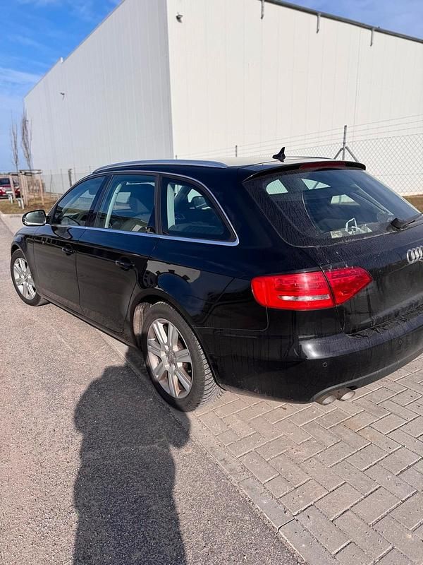 Gebraucht Audi A4 176 PS (129 kW) 2010 Schwarz Kombi