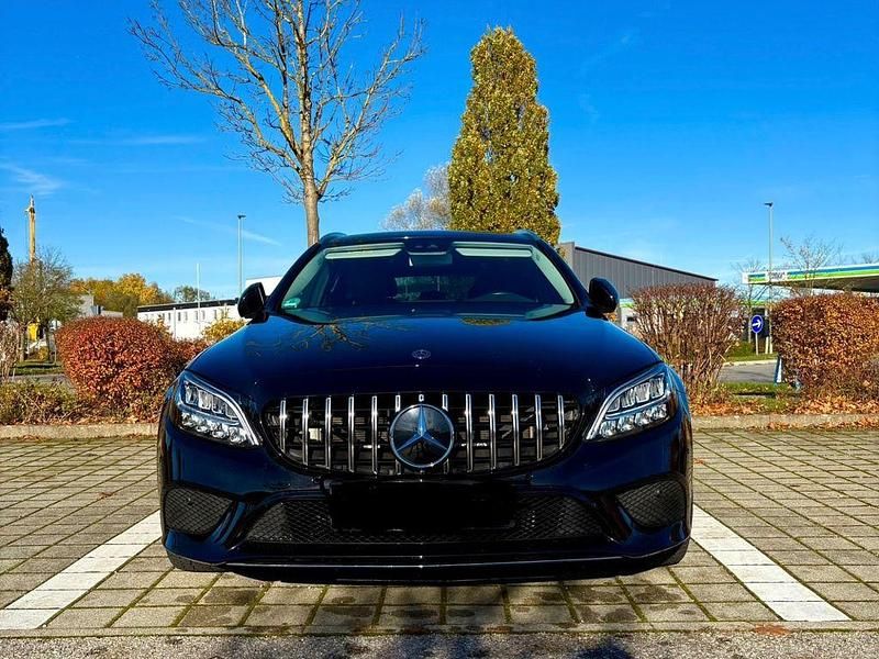Schwarz Gebraucht 2020 Mercedes C220 AMG Limousine | 24.900 € (Superpreis) - Bild 1/4