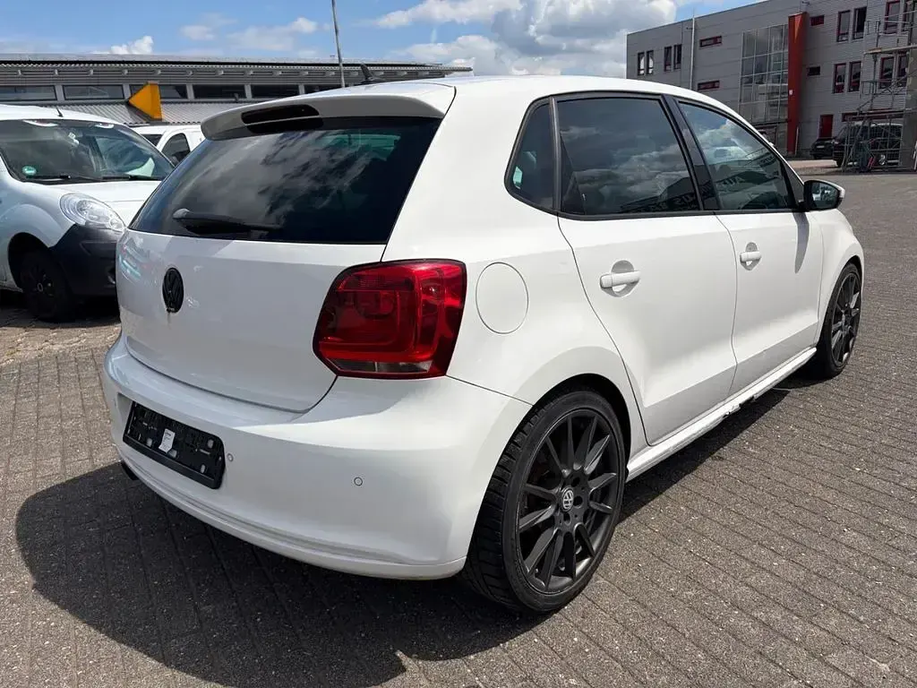Gebraucht VW Polo Team 105 PS (77 kW) 2011 Weiß Kleinwagen