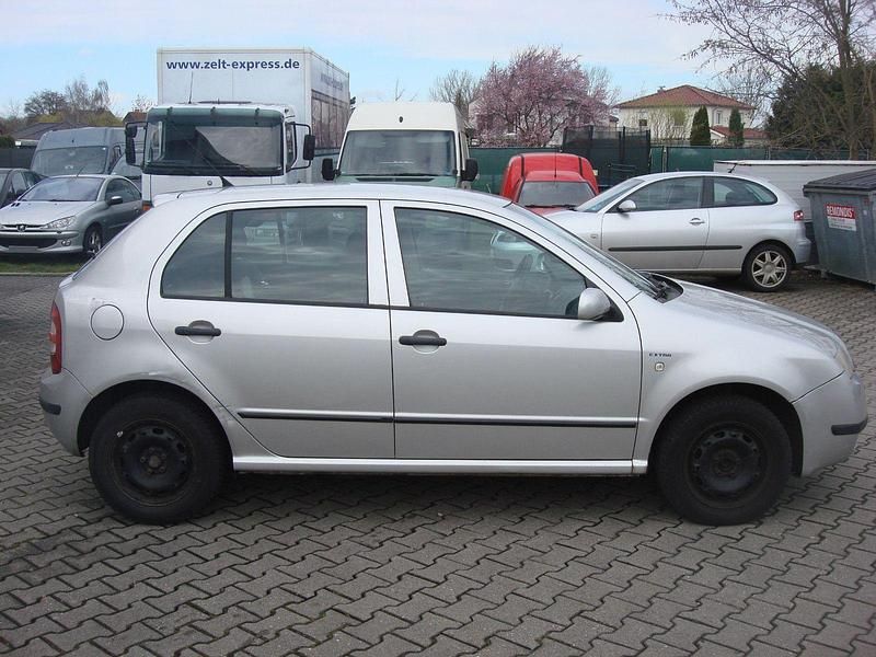 Gebraucht Skoda Fabia Ambiente 75 PS (55 kW) 2004 Silber Kleinwagen