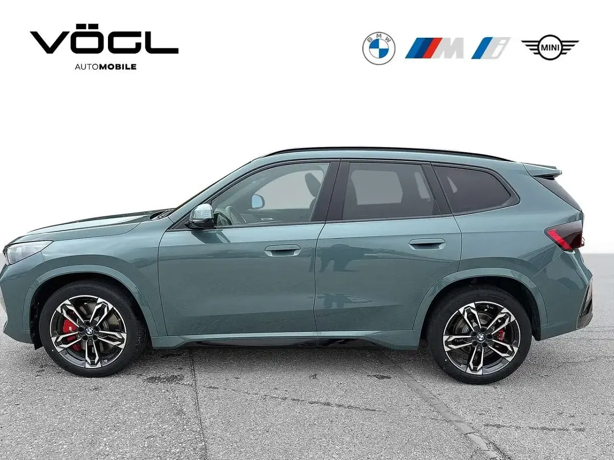 Neu BMW X1 M Sport 163 PS (119 kW) 2026 Cape york gruen SUV