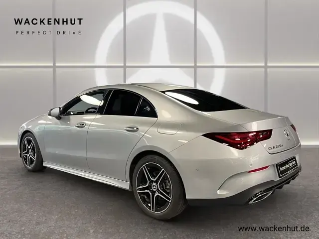 Gebraucht Mercedes CLA220 AMG 190 PS (139 kW) 2025 Silber Limousine