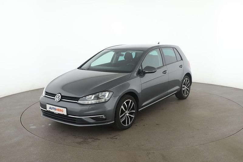 Grau Gebraucht 2017 VW Golf VII Comfortline Limousine | 14.200 € (Fairer Preis) - Bild 1/3
