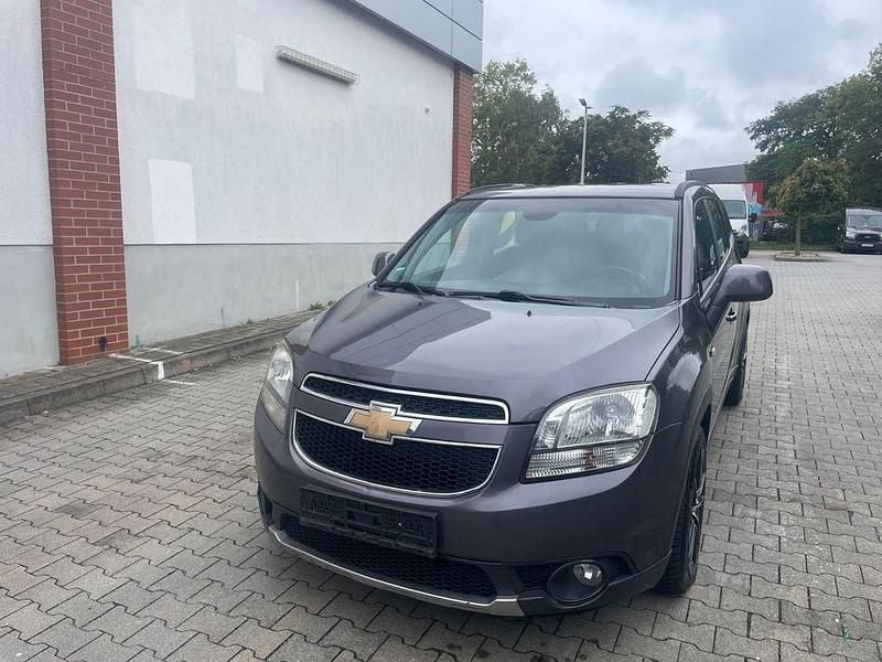 Grau Gebraucht 2011 Chevrolet Orlando LT Van / Kleinbus | 4.999 € (Superpreis) - Bild 1/4