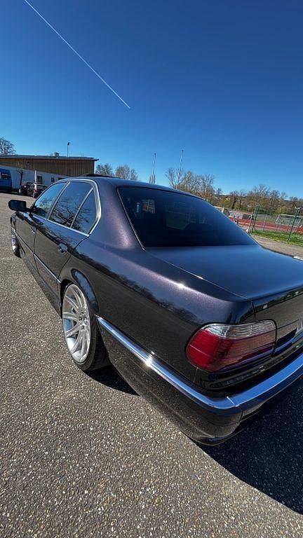 Gebraucht BMW 730 193 PS (141 kW) 2001 Schwarz Limousine