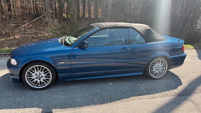Gebraucht BMW 320 Cabriolet 170 PS (125 kW) 2001 Blau Cabrio