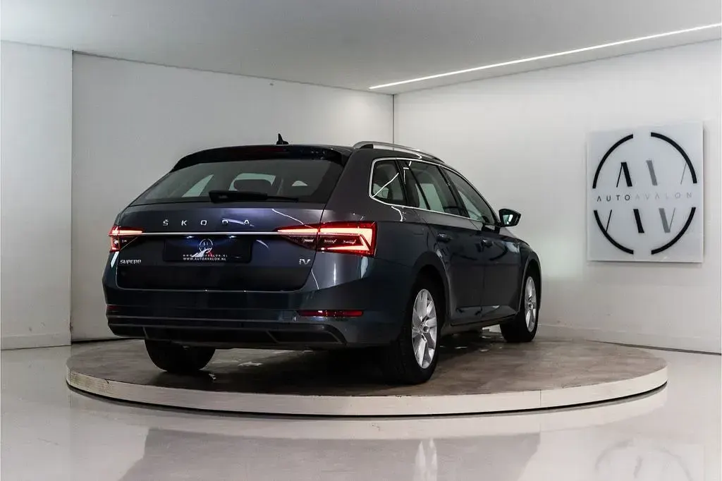Gebraucht Skoda Superb Business Line 218 PS (160 kW) 2020 Grau Kombi