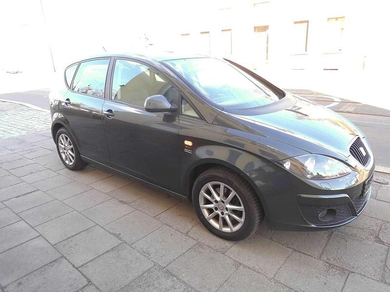 Gebraucht Seat Altea Stylance 140 PS (102 kW) 2011 Grau Van / Kleinbus