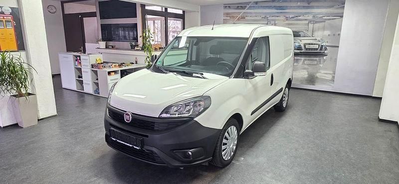 Gebraucht Fiat Doblò 101 PS (74 kW) 2023 Weiß Van / Kleinbus