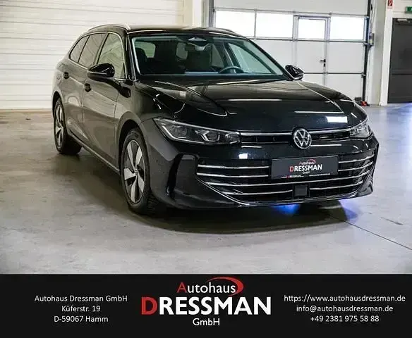 Gebraucht VW Passat Elegance 150 PS (110 kW) 2025 Grenadillschwarz metallic Kombi