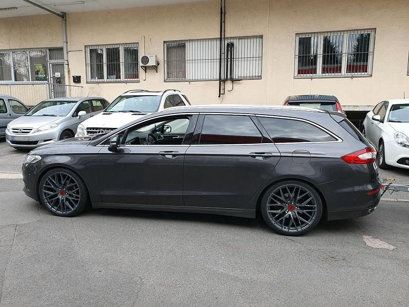 Gebraucht Ford Mondeo Titanium 180 PS (132 kW) 2018 Grau Kombi
