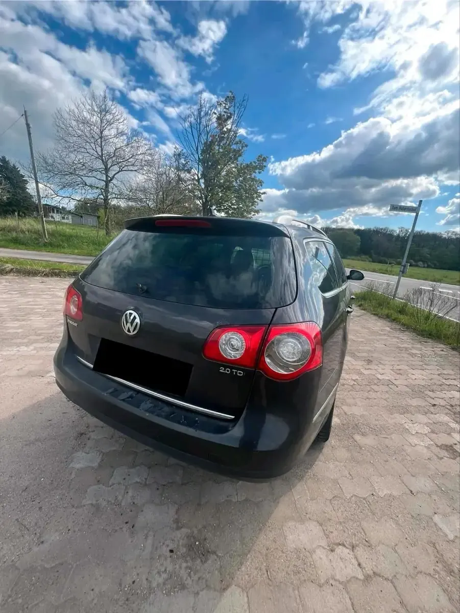 Używany VW Passat Highline 140 KM (102 kW) 2007 Brązowy Kombi