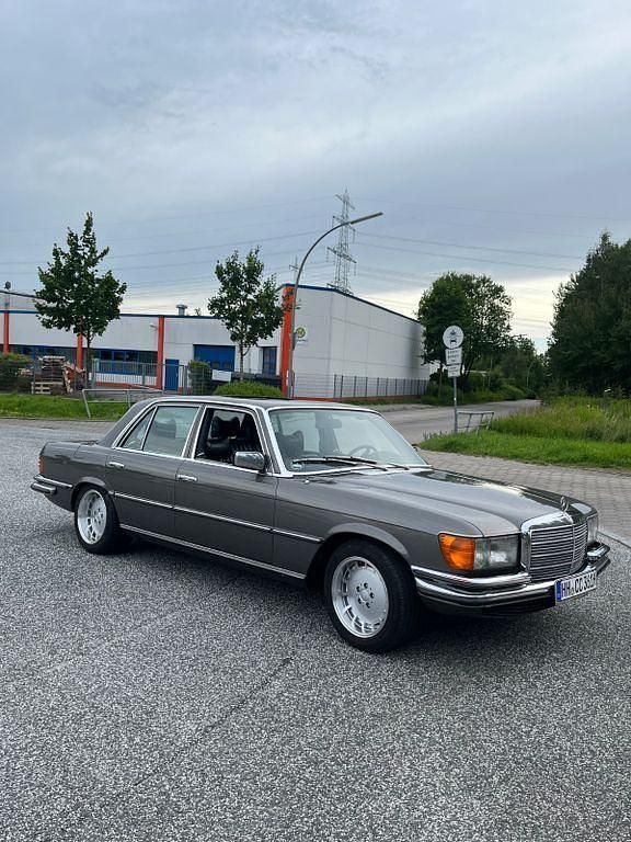 Silber Gebraucht 1973 Mercedes 350 SE Limousine | 20.999 € - Bild 1/4