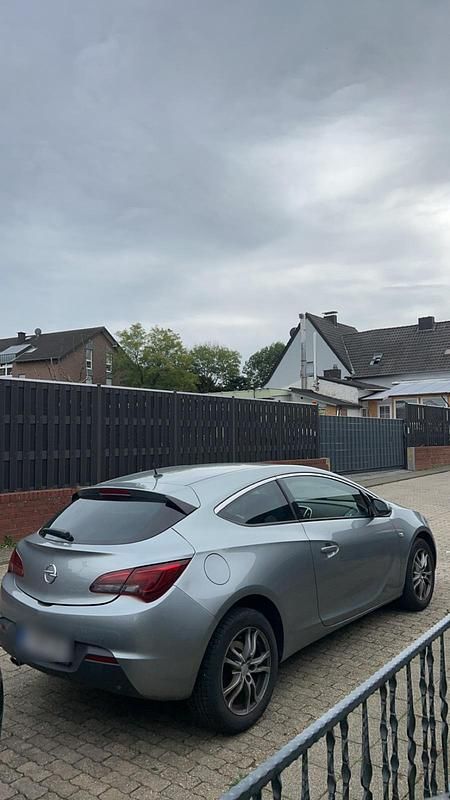 Gebraucht Opel Astra GTC 120 PS (88 kW) 2012 Grau Coupé