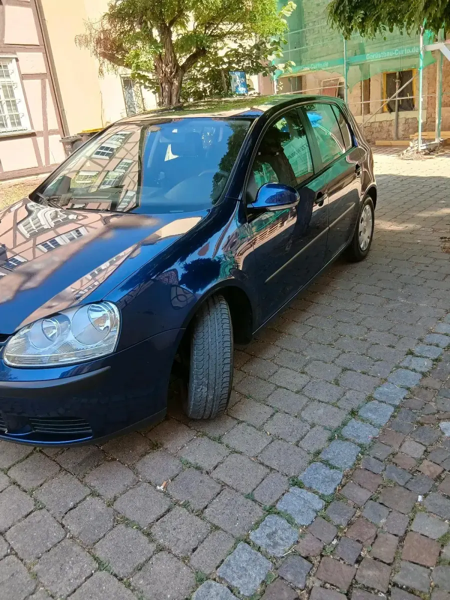 Gebraucht VW Golf V 75 PS (55 kW) 2004 Blau Kleinwagen