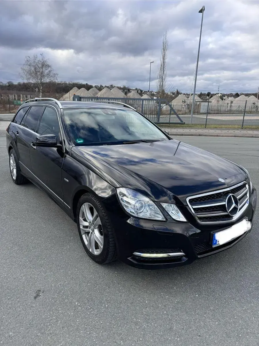 Second-hand Mercedes E200 Avantgarde 184 CP (135 kW) 2011 Negru Break
