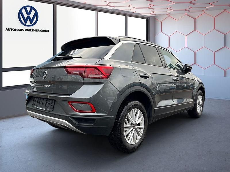 Gebraucht VW T-Roc Life 110 PS (80 kW) 2024 Grau SUV