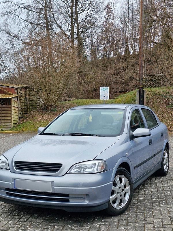 Gebraucht Opel Astra 84 PS (61 kW) 2001 Blau Limousine