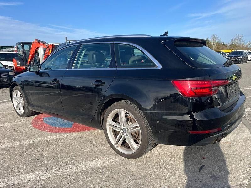 Gebraucht Audi A4 Sport 218 PS (160 kW) 2017 Schwarz Kombi