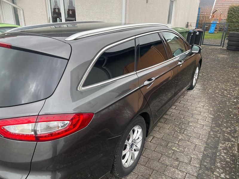 Gebraucht Ford Mondeo Titanium 150 PS (110 kW) 2016 Grau Kombi