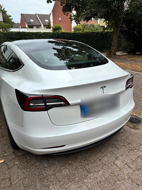 Gebraucht Tesla Model 3 239 kW (325 PS) 2020 Weiß Limousine