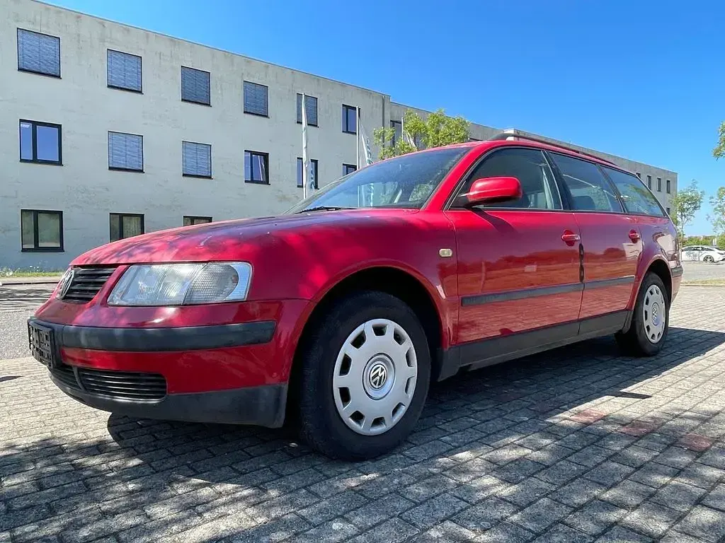 Gebraucht VW Passat Basis 116 PS (85 kW) 1999 Rot Kombi