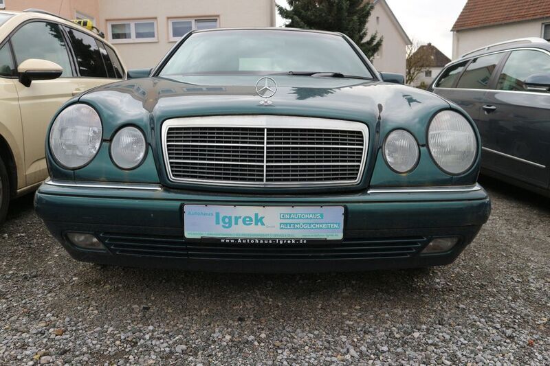Gebraucht Mercedes E200 Elegance 136 PS (100 kW) 1997 Grün Limousine