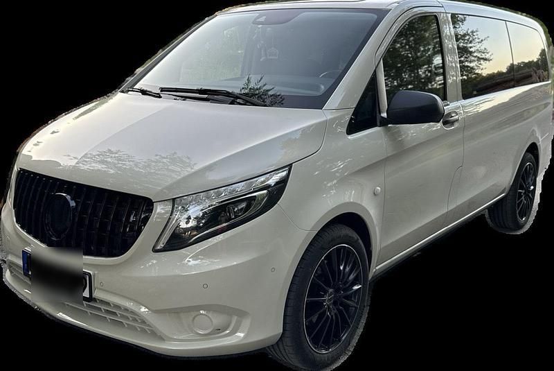 Beige Gebraucht 2019 Mercedes Vito Van / Kleinbus | 31.490 € - Bild 1/4