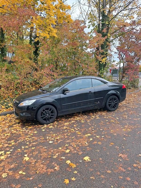 Schwarz Gebraucht 2010 Ford Focus Cabriolet Cabrio | 2.500 € - Bild 1/4
