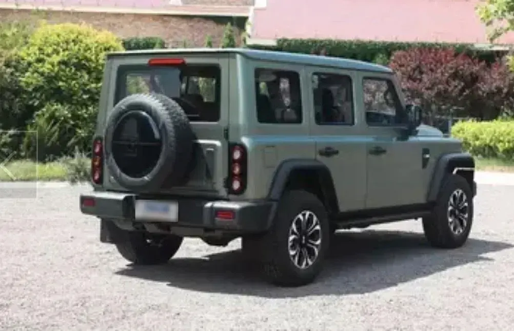 Neu BAW 212 166 PS (122 kW) 2026 Grün SUV