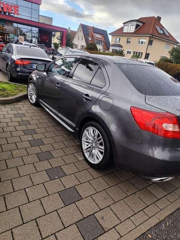 Gebraucht 2011 Suzuki Kizashi Sport Limousine | 8.000 € (Fairer Preis) - Bild 1/4
