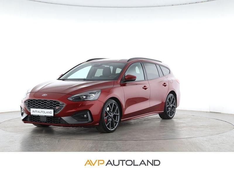 Rot Gebraucht 2019 Ford Focus ST Limousine | 18.990 € (Guter Preis) - Bild 1/4