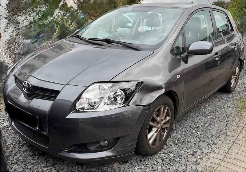 Grau Gebraucht 2009 Toyota Auris Limousine | 2.900 € (Guter Preis) - Bild 1/4