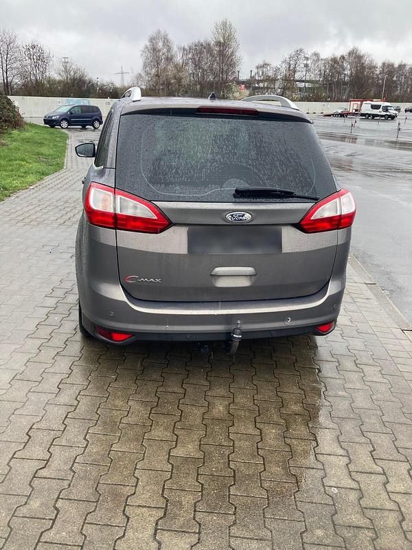 Gebraucht Ford Grand C-Max 140 PS (102 kW) 2013 Braun Van / Kleinbus