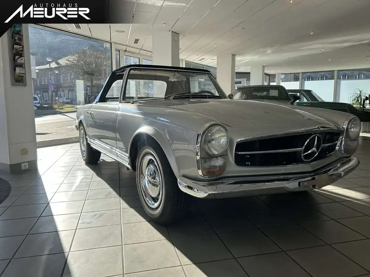 Gebraucht Mercedes 230 150 PS (110 kW) 1966 Silbergrau Cabrio
