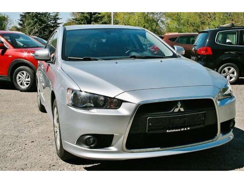 Coolsilber (m) (metallic) Gebraucht 2016 Mitsubishi Lancer Plus Limousine | 9.990 € (Fairer Preis) - Bild 1/4