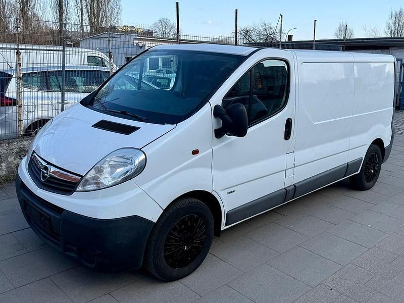 Gebraucht Opel Vivaro 114 PS (83 kW) 2014 Casabl/arctic/eisweiss/kaolin Van / Kleinbus
