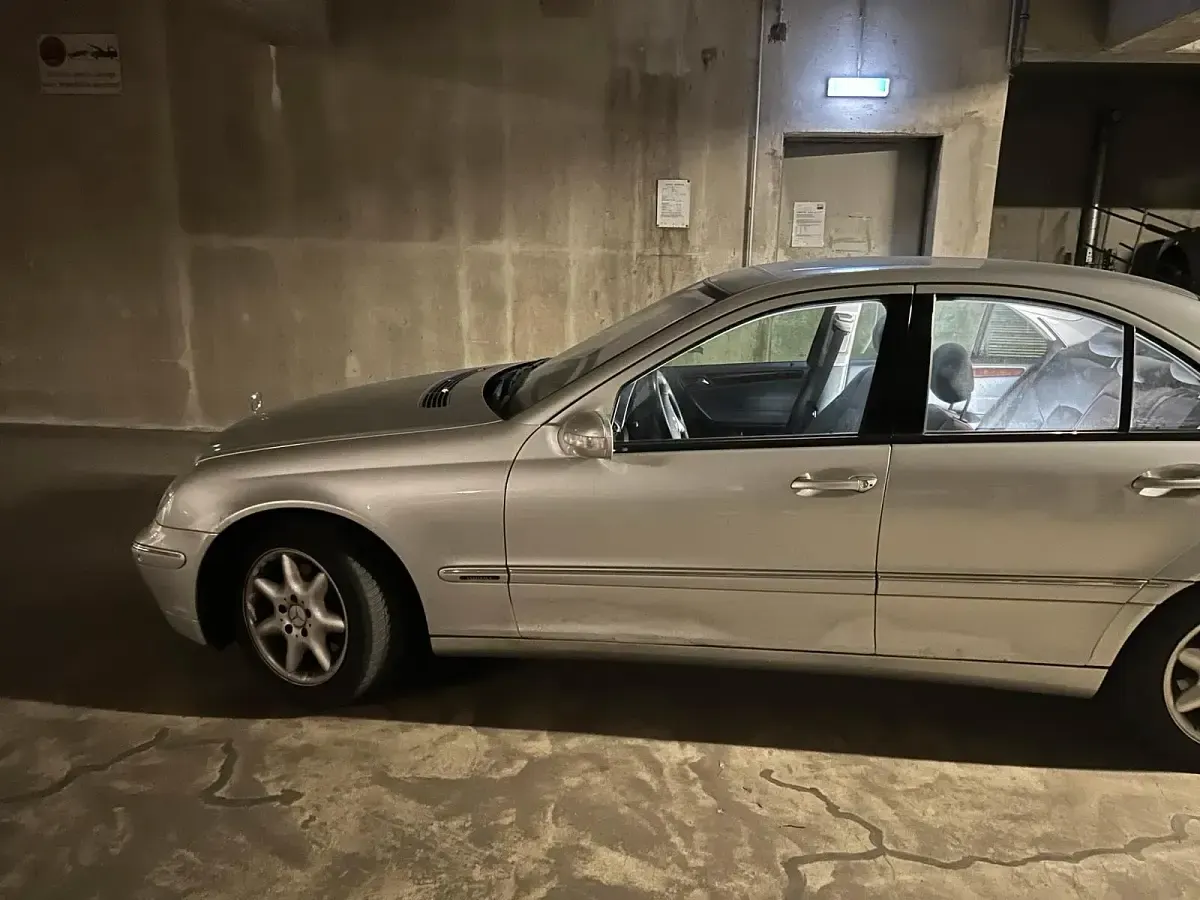 Gebraucht Mercedes C240 170 PS (125 kW) 2002 Silber Limousine